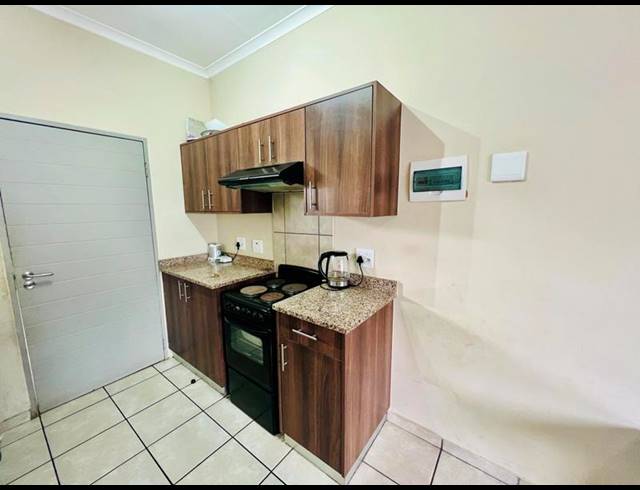 2 BEDROOM HOUSE FOR SALE IN KWAMASHU